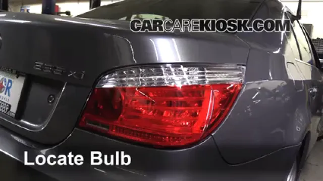 2008 BMW 535xi 3.0L 6 Cyl. Turbo Sedan Éclairage Feux de marche arrière (remplacer une ampoule)